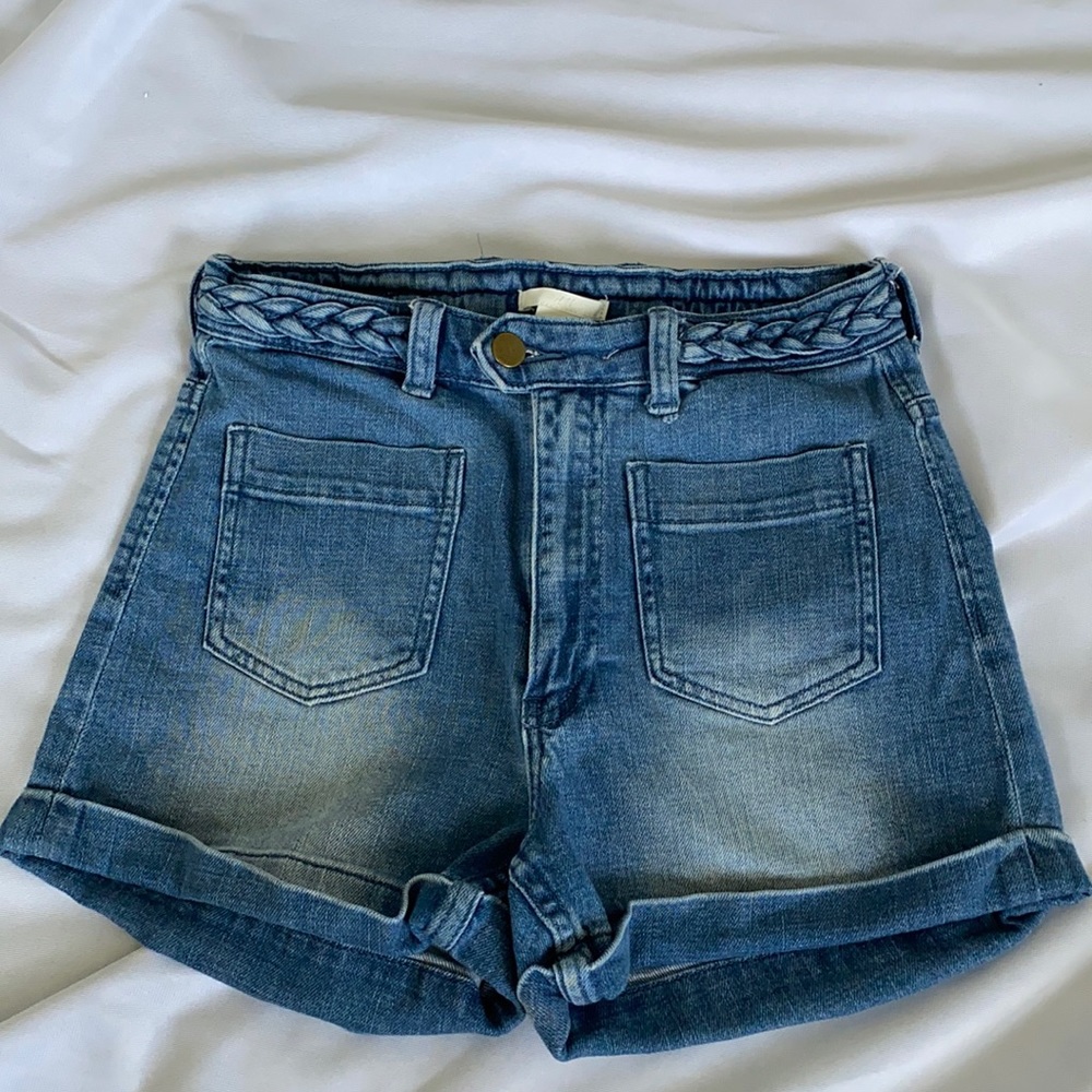 Denim shorts- HM front pockets size 6 fits more like size 2